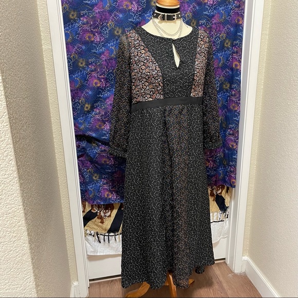 🌈 Lovely maxi flower dress - Picture 3 of 11